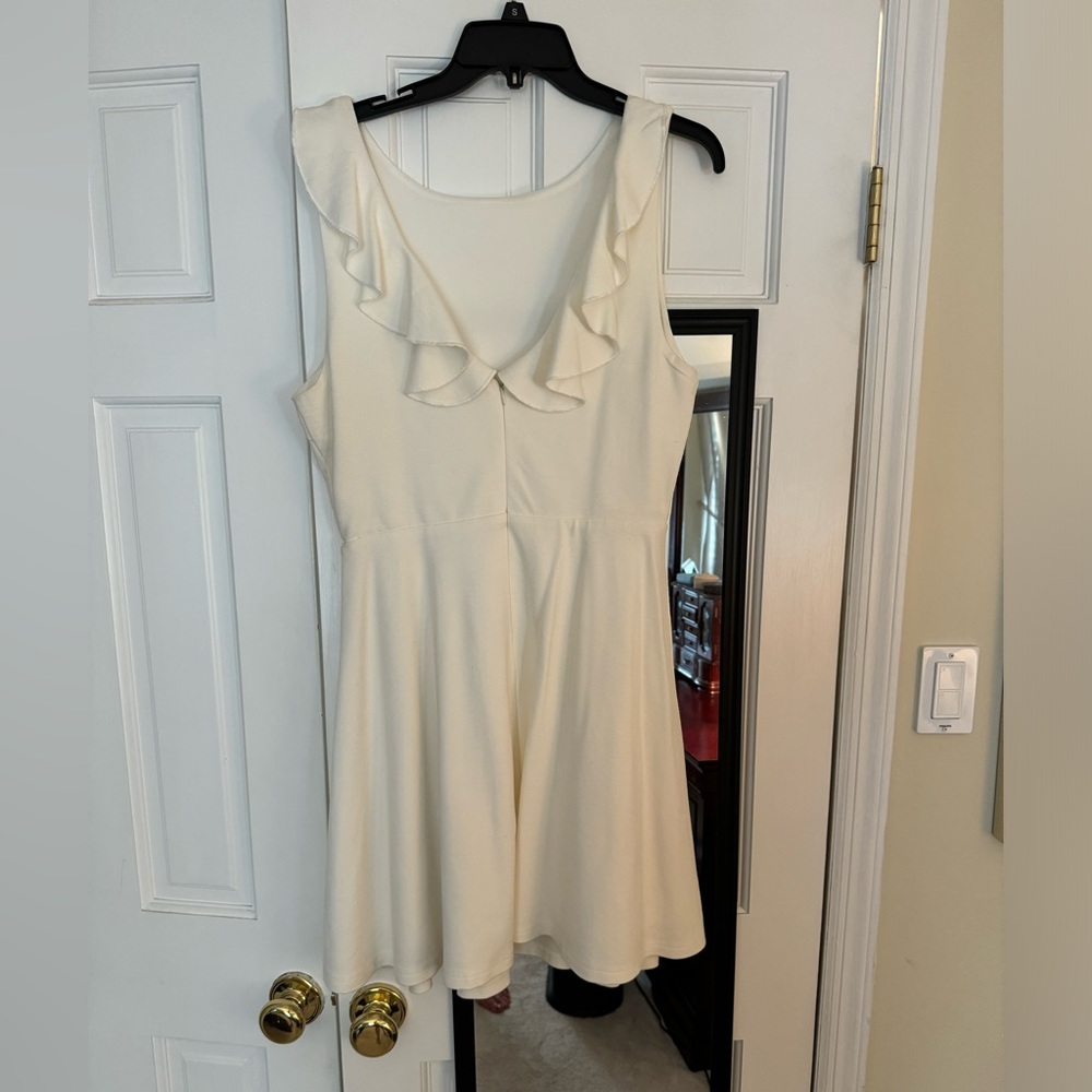 Women’s White Dress